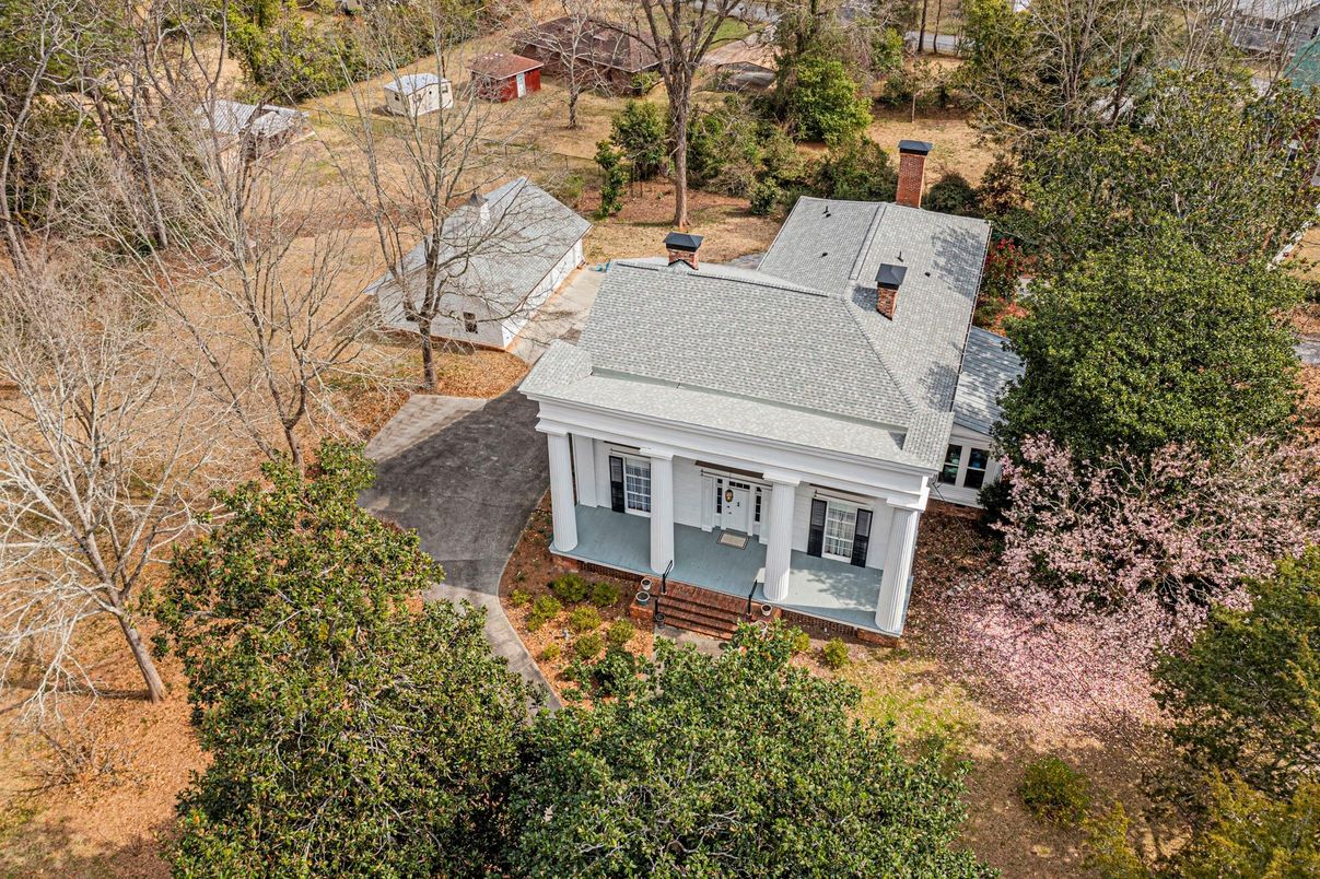 Exterior, Drone