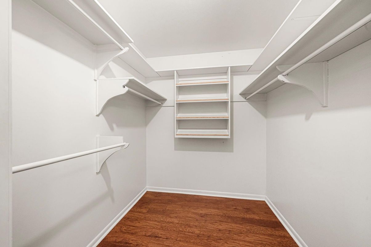 Interior, Walk-in Closets, Wood Texture Flooring