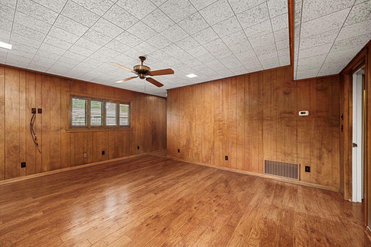 Empty room, Interior, Recessed Lighting, Wood Texture Flooring, Wooden Walls