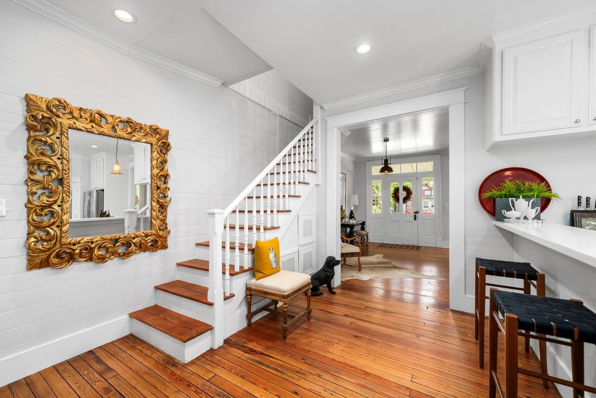 Interior, Pendant Lights, Recessed Lighting, Wood Texture Flooring