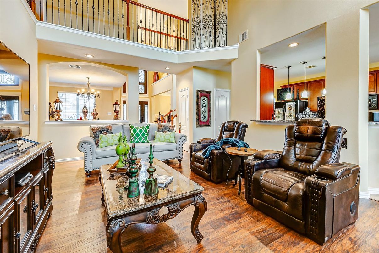 Chandelier, Interior, Living room, Recessed Lighting, Wood Texture Flooring