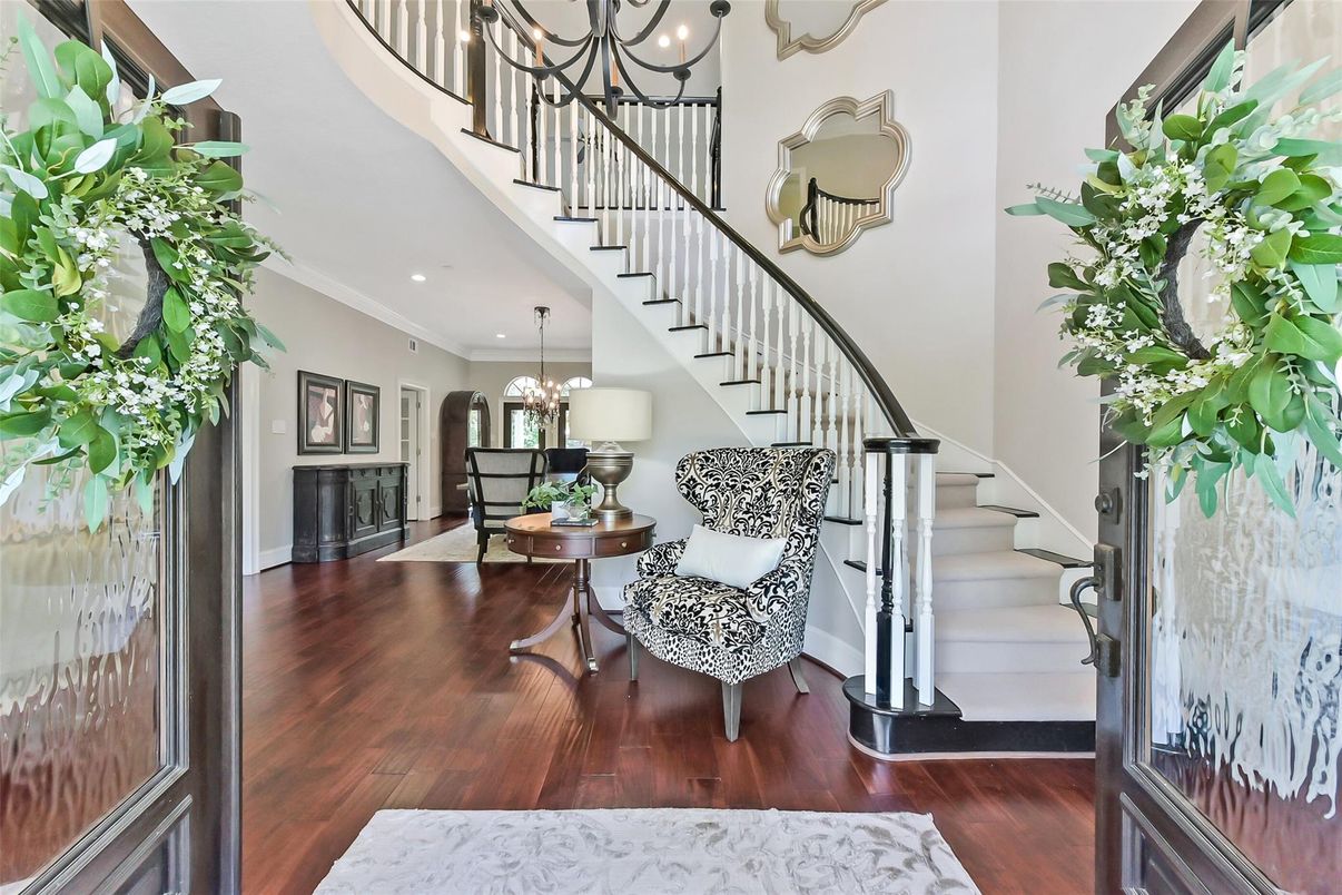 Chandelier, Interior, Recessed Lighting, Wood Texture Flooring