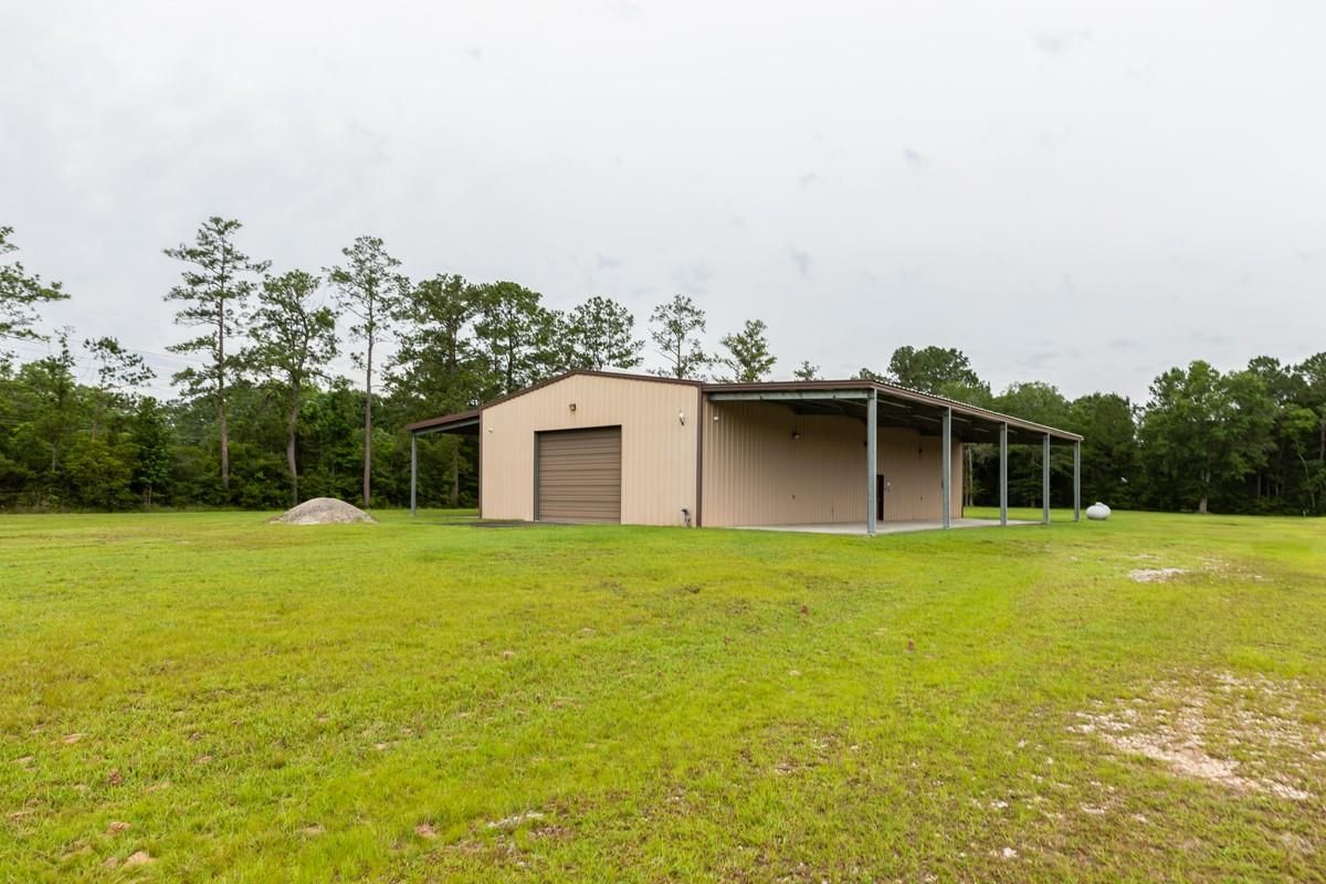 Backyard, Detached Garage, Exterior