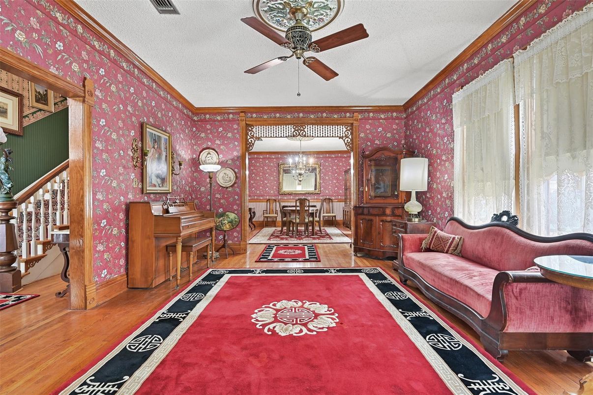 Chandelier, Dining room, Interior, Wood Texture Flooring
