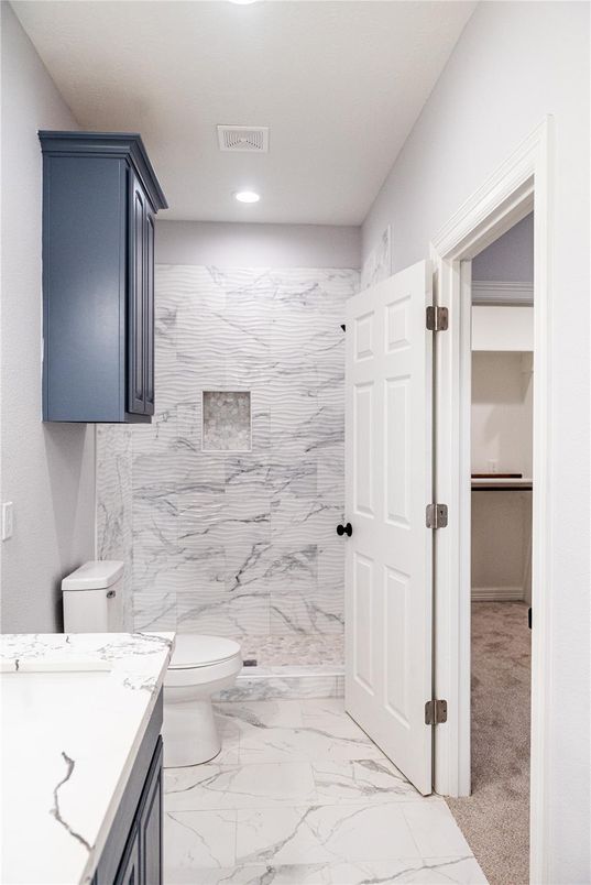 Bathroom, Interior, Marble, Marble Walls, Recessed Lighting