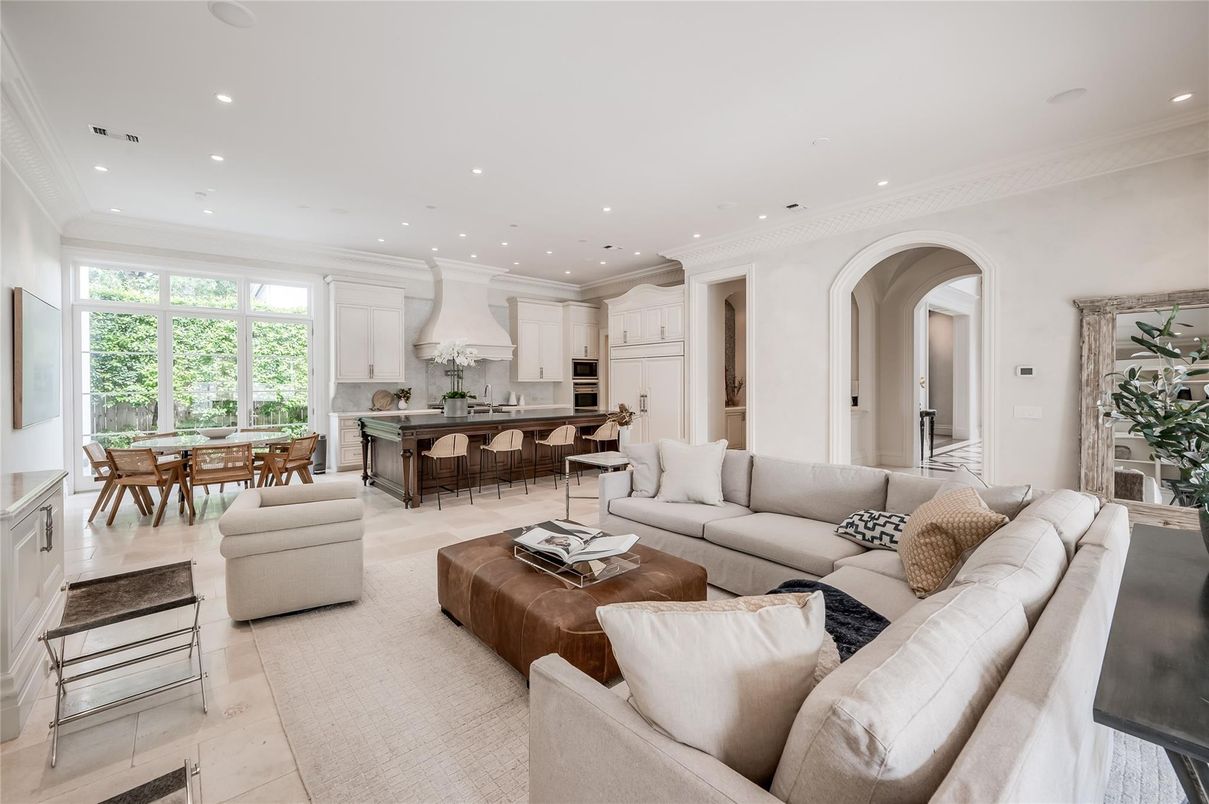 Dining room, Interior, Kitchen, Living room, Recessed Lighting