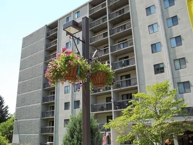 Exterior, Facade, Condo Building