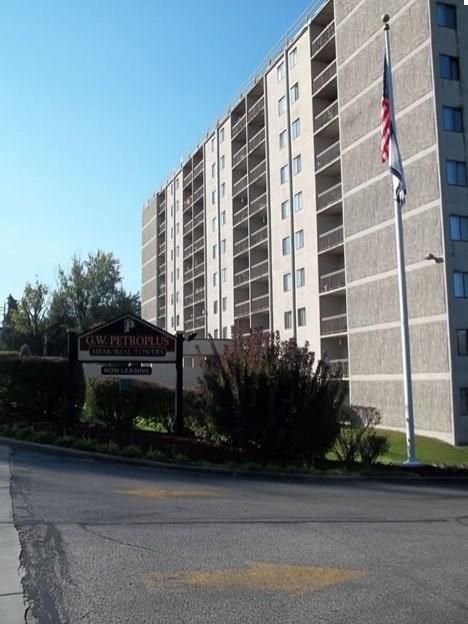 Exterior, Facade, Condo Building