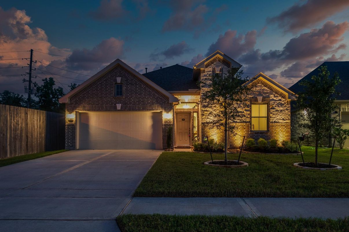 Attached, Exterior, Facade, Brick Traditional