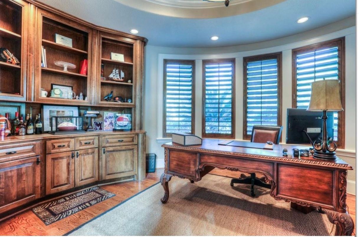 Home Office, Interior, Recessed Lighting, Wood Texture Flooring