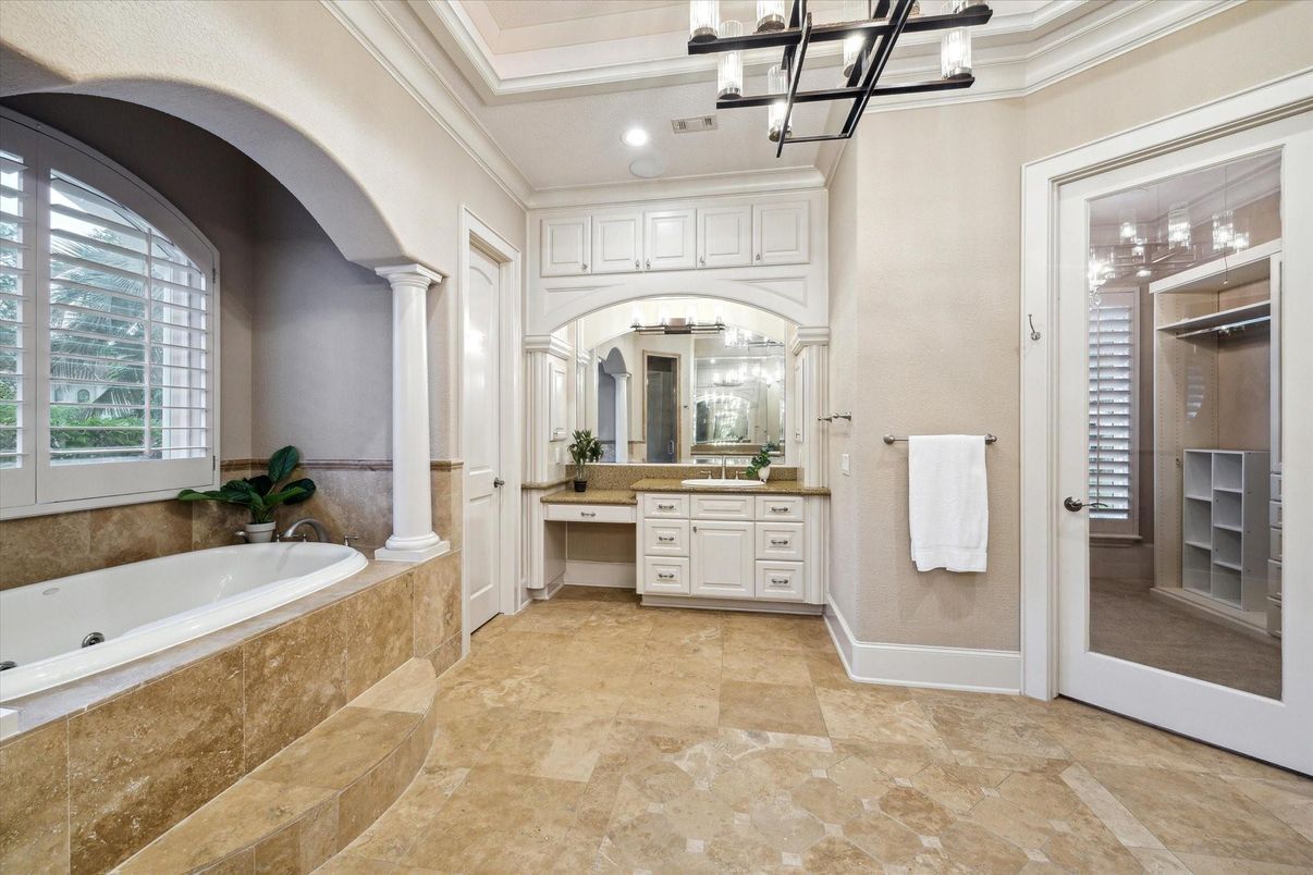 Bathroom, Interior, Pendant Lights, Recessed Lighting