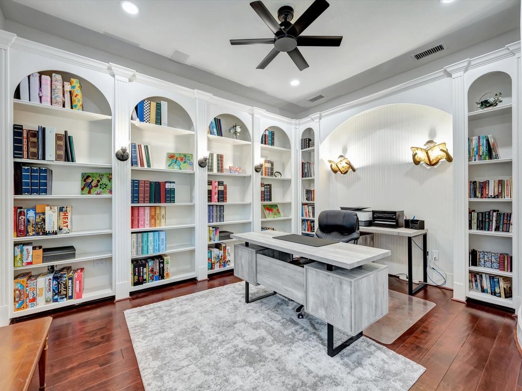 Home Office, Interior, Recessed Lighting, Wood Texture Flooring