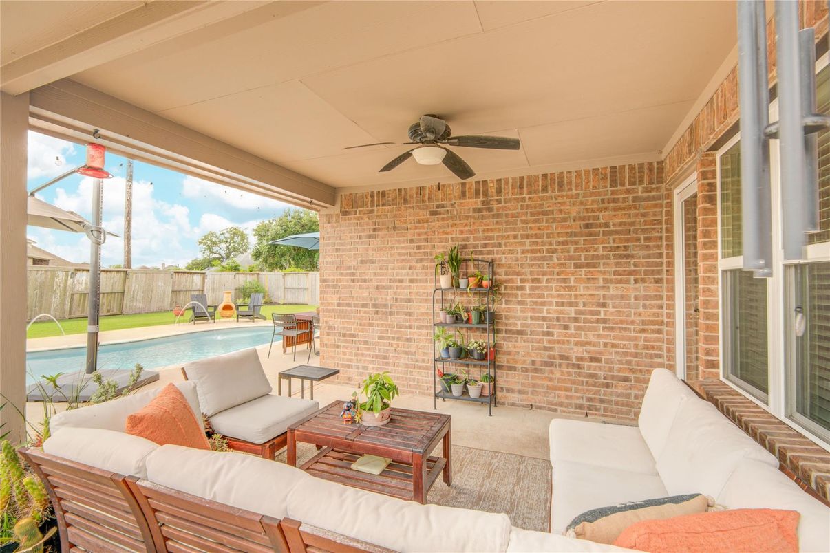 Exterior, Interior, Living room, Pool, Stone Walls