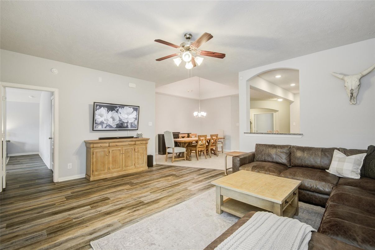 Chandelier, Dining room, Interior, Living room, Recessed Lighting, Wood Texture Flooring