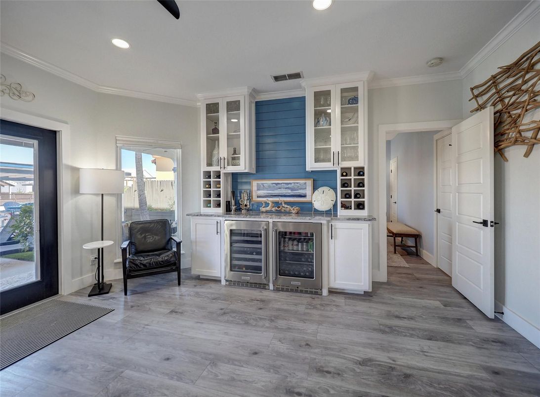 Interior, Recessed Lighting, Wood Texture Flooring