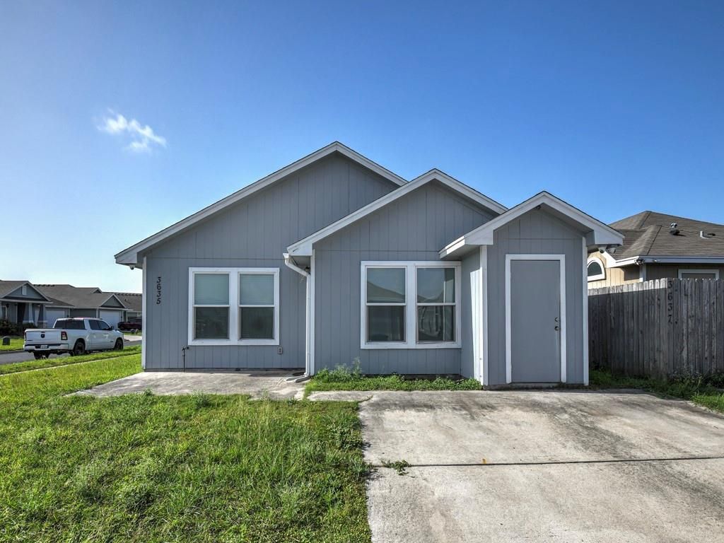 Exterior, Facade, American Craftsman