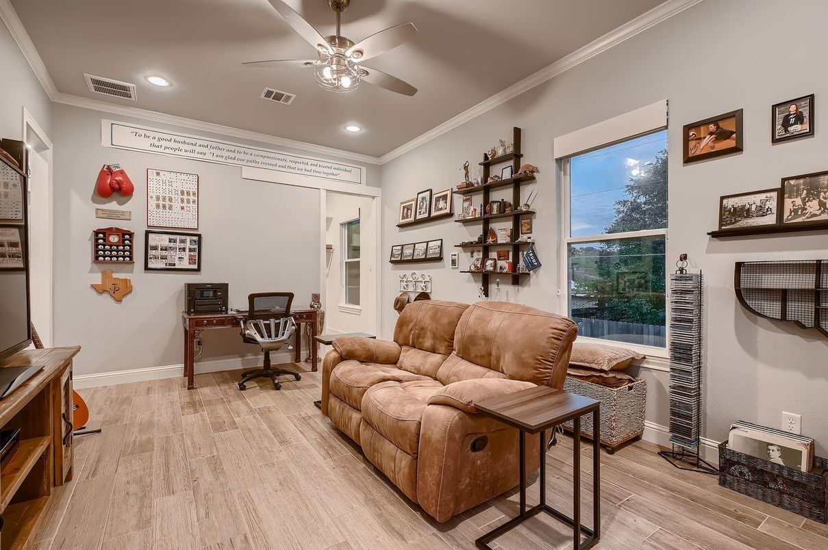 Home Office, Interior, Recessed Lighting, Wood Texture Flooring