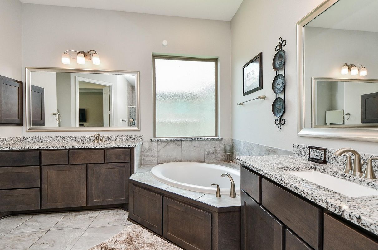 Bathroom, Dual Sink Vanities, Interior