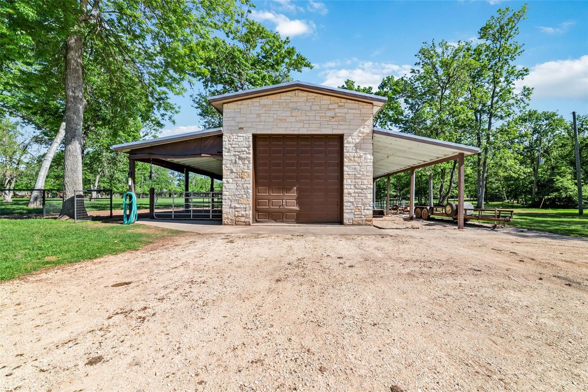 Backyard, Detached Garage, Exterior
