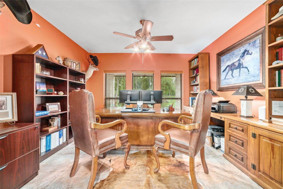 Home Office, Interior
