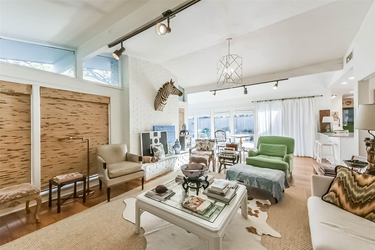 Interior, Living room, Pendant Lights, Recessed Lighting, Wood Texture Flooring, Wooden Walls