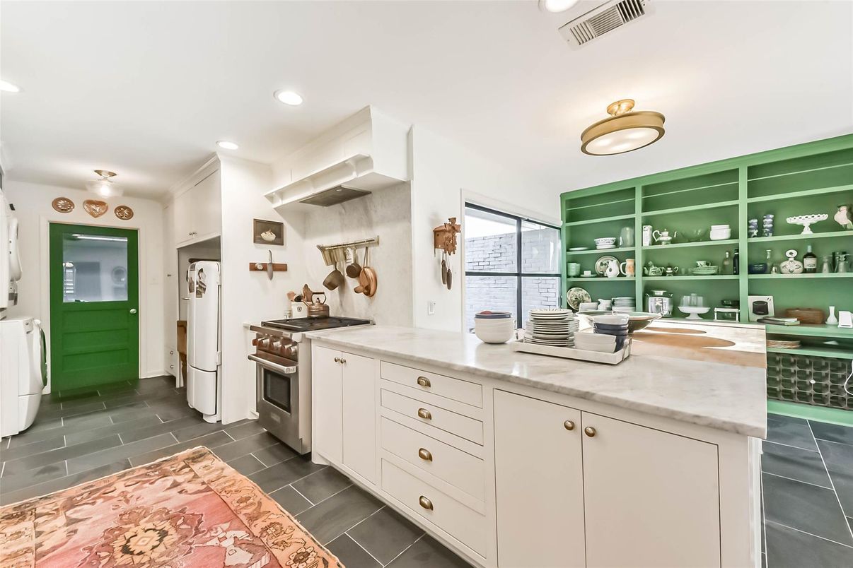Interior, Kitchen, Recessed Lighting, Washer