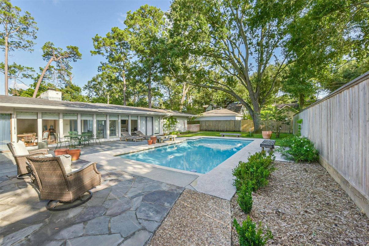 Exterior, Hot Tub, Pool