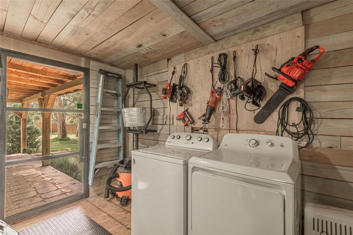 Interior, Washer, Wooden Beams, Wooden Ceilings, Wooden Walls