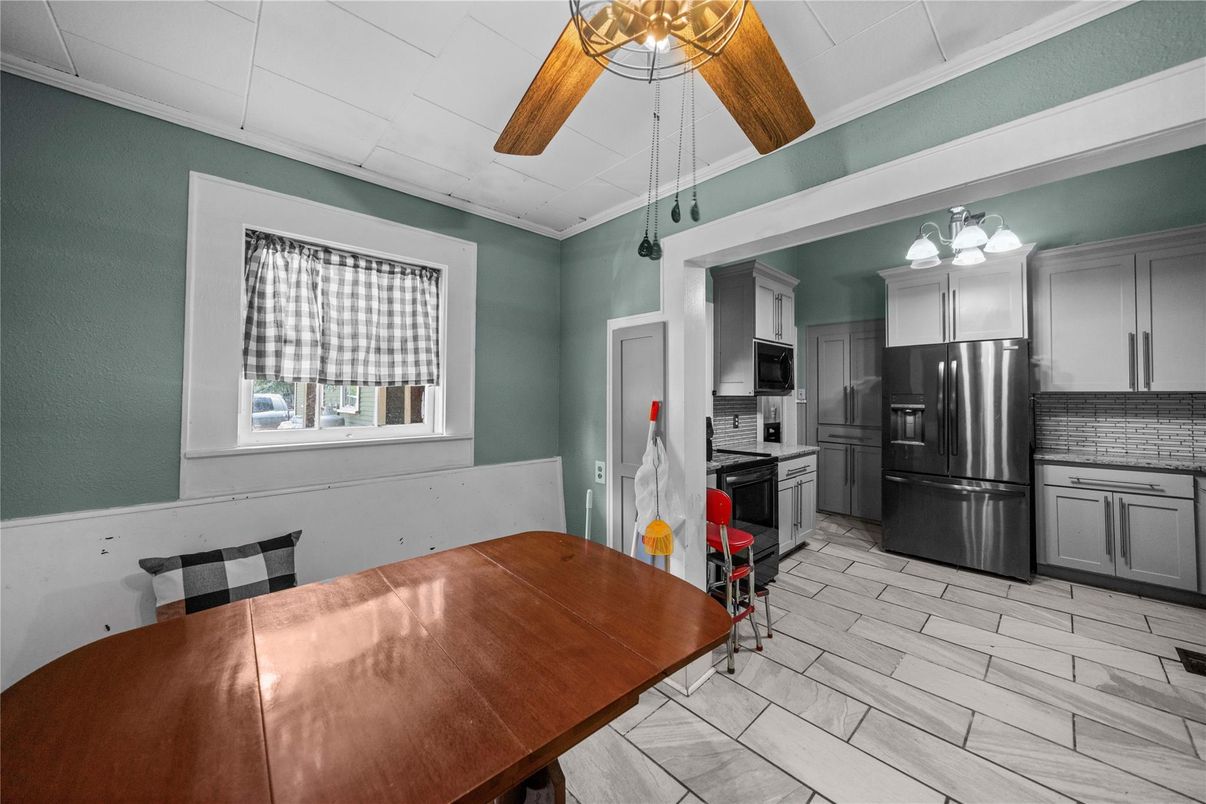 Dining room, Interior, Kitchen, Stainless Steel Appliances