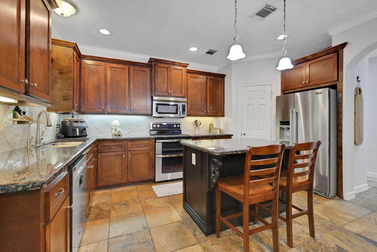 Interior, Kitchen, Pendant Lights, Recessed Lighting, Stainless Steel Appliances