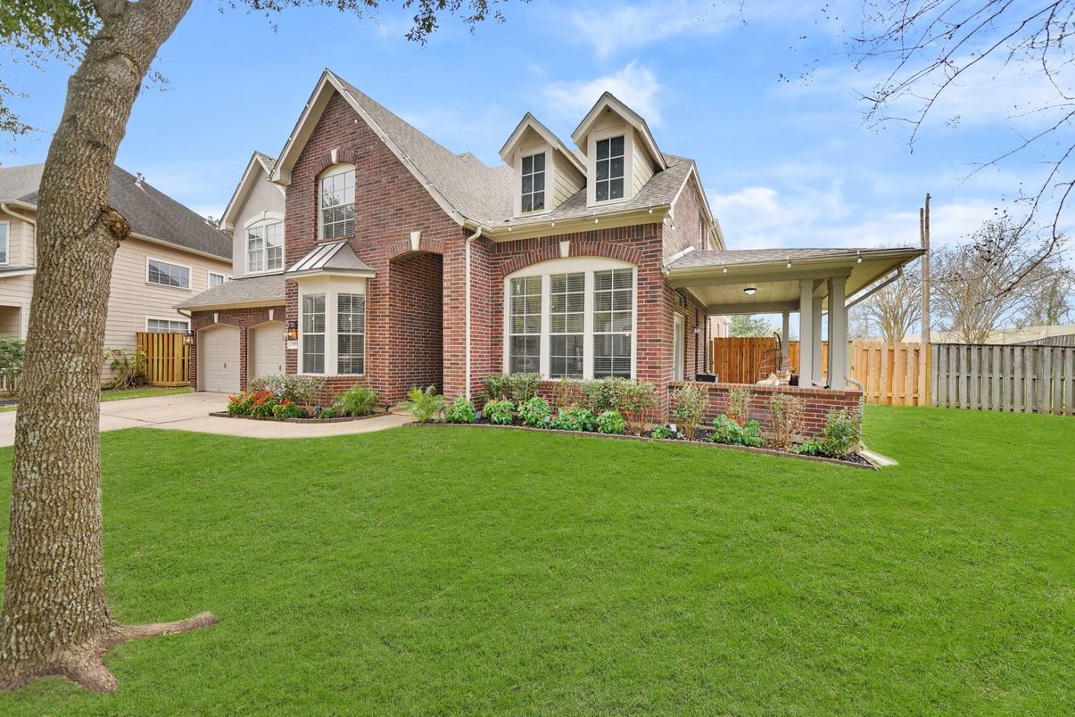 Attached, Exterior, Facade, Brick Facade, Brick Traditional