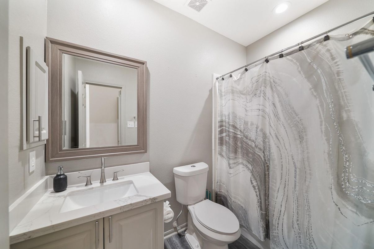 Bathroom, Interior, Recessed Lighting