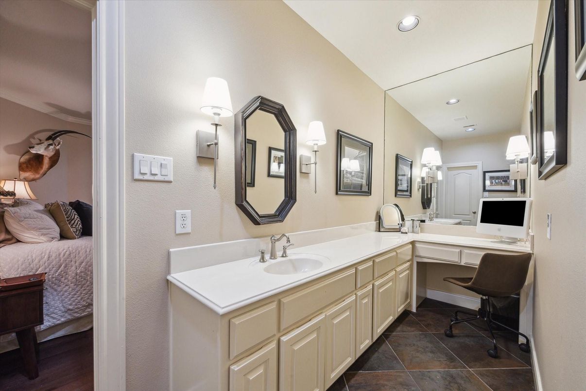 Bathroom, Bedroom, Dual Sink Vanities, Interior, Recessed Lighting