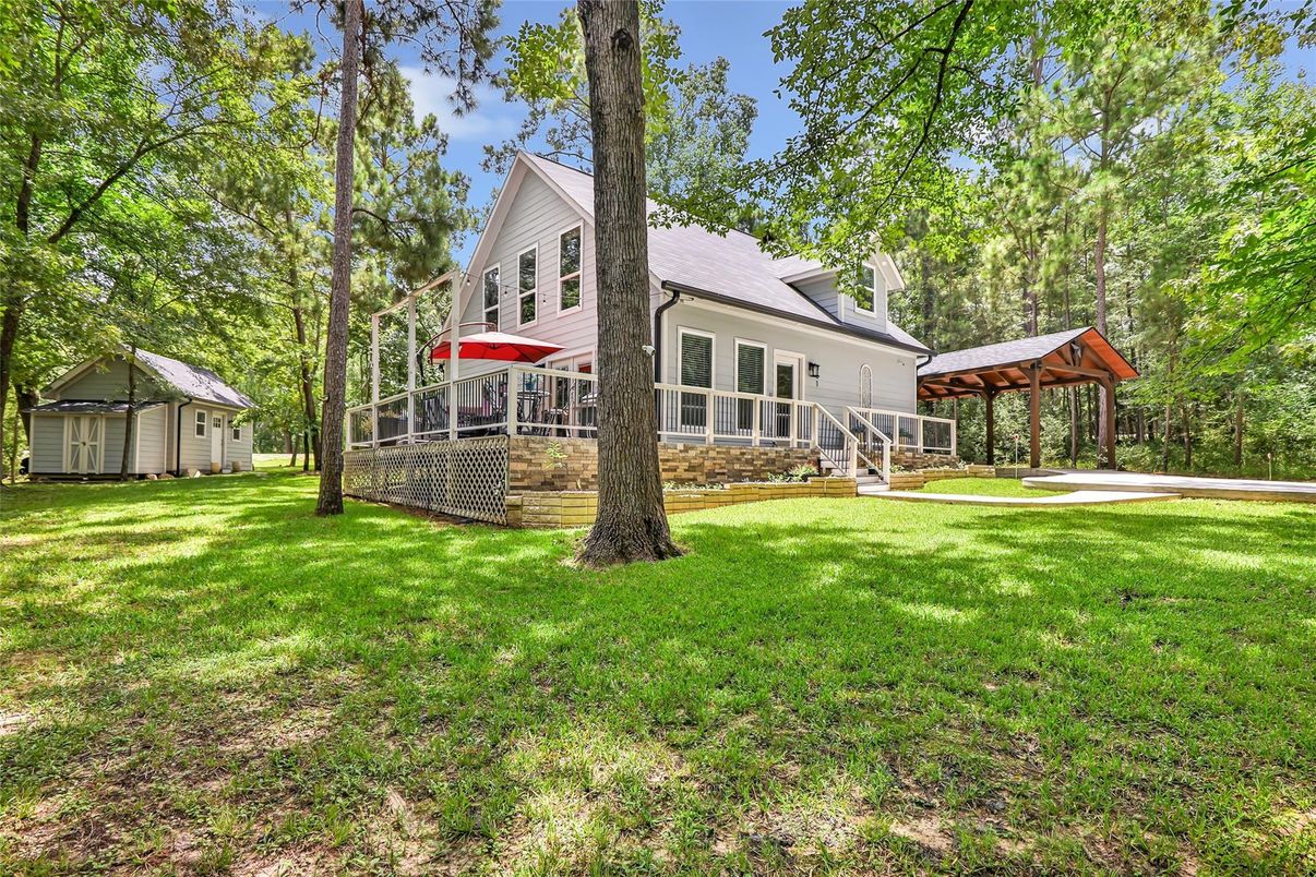 Backyard, Exterior