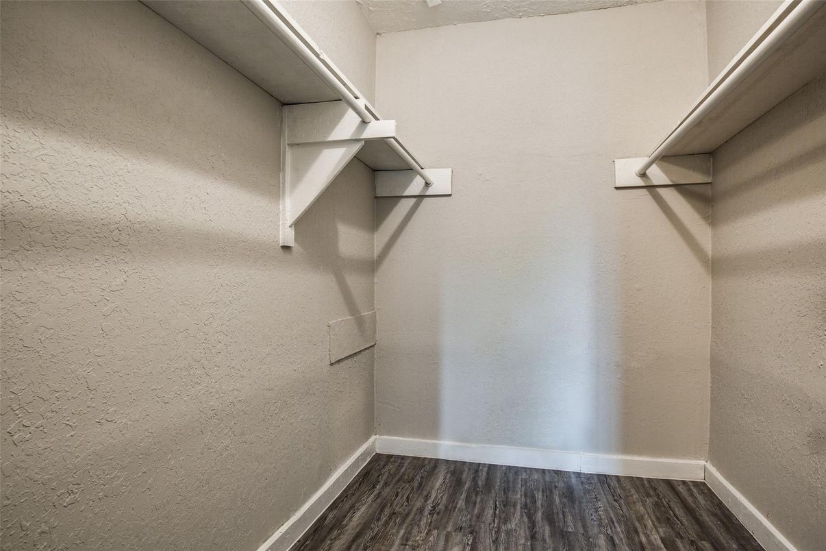Interior, Walk-in Closets, Wood Texture Flooring