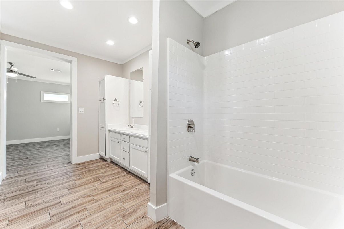 Bathroom, Interior, Recessed Lighting, Wood Texture Flooring