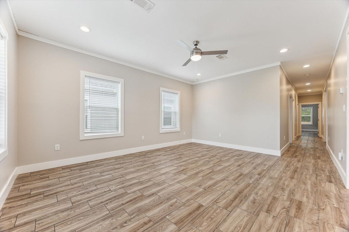 Empty room, Interior, Recessed Lighting, Wood Texture Flooring