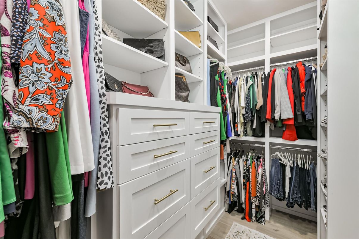 Interior, Walk-in Closets, Wood Texture Flooring