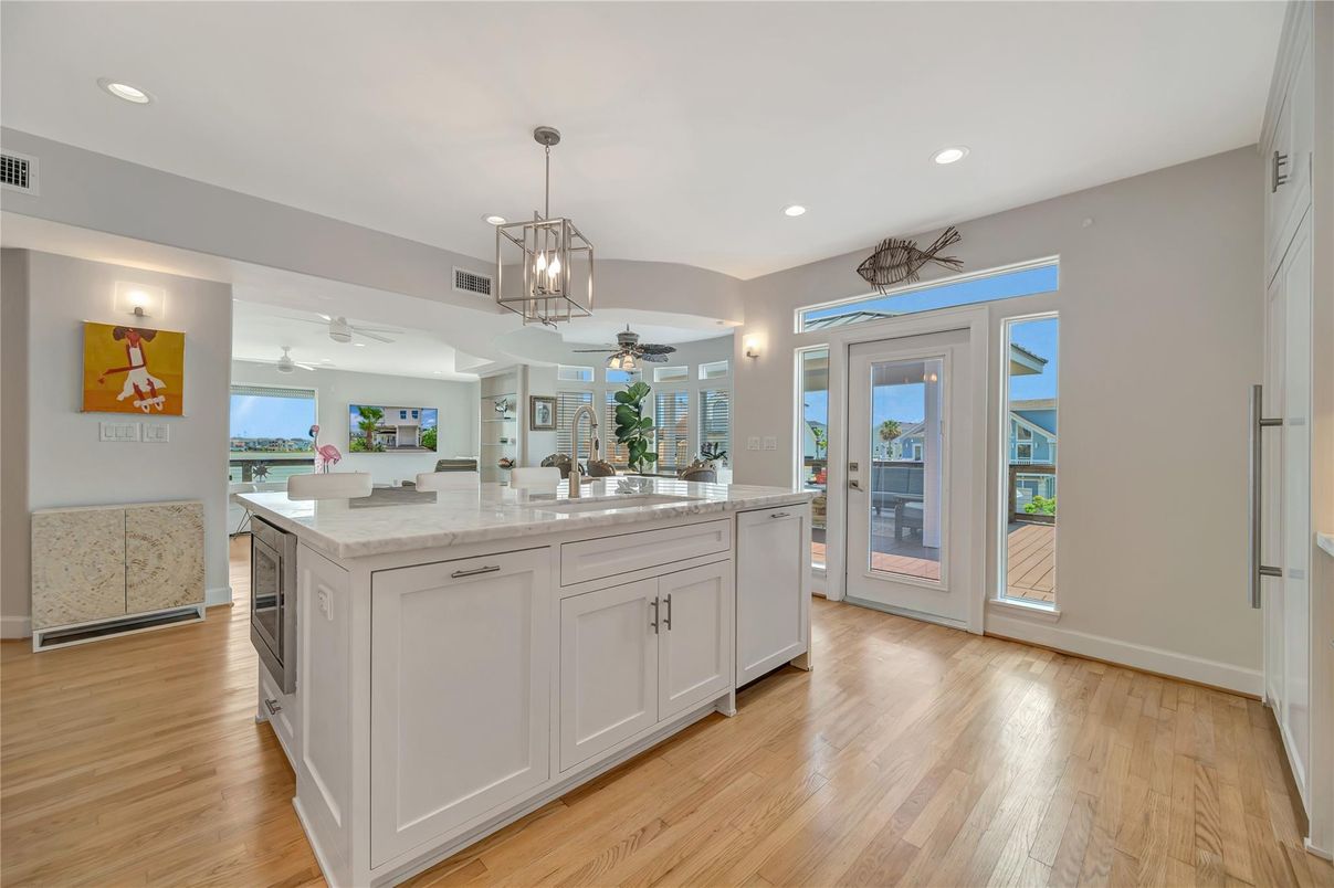 Interior, Kitchen, Pendant Lights, Recessed Lighting, Wood Texture Flooring