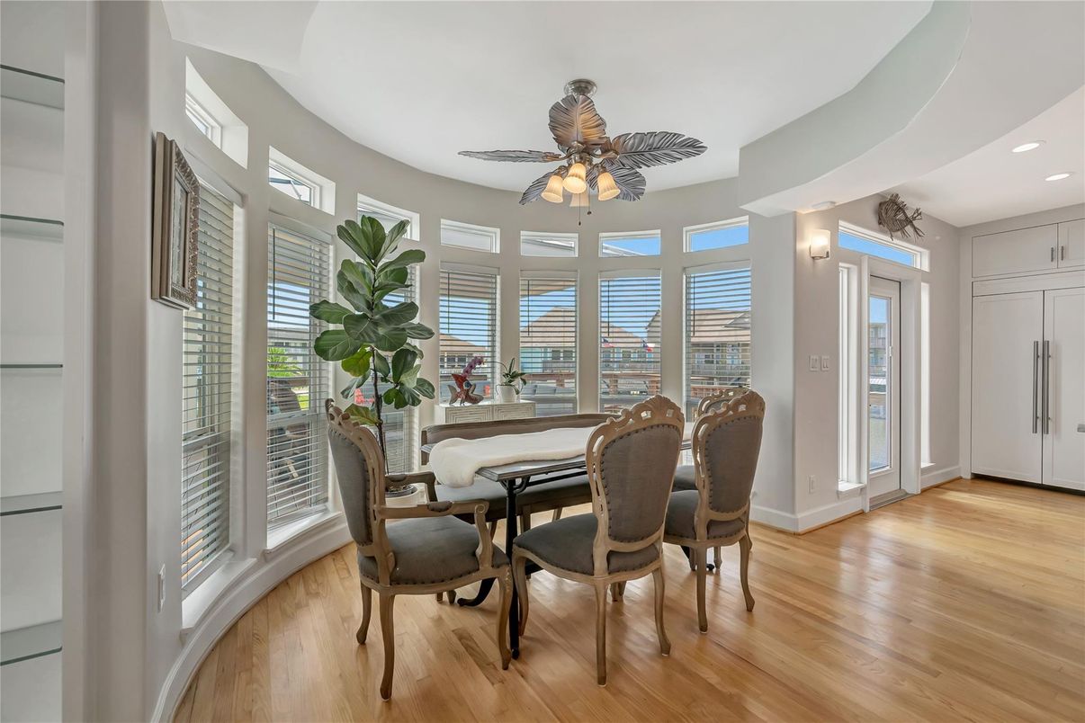 Dining room, Interior, Recessed Lighting, Wood Texture Flooring