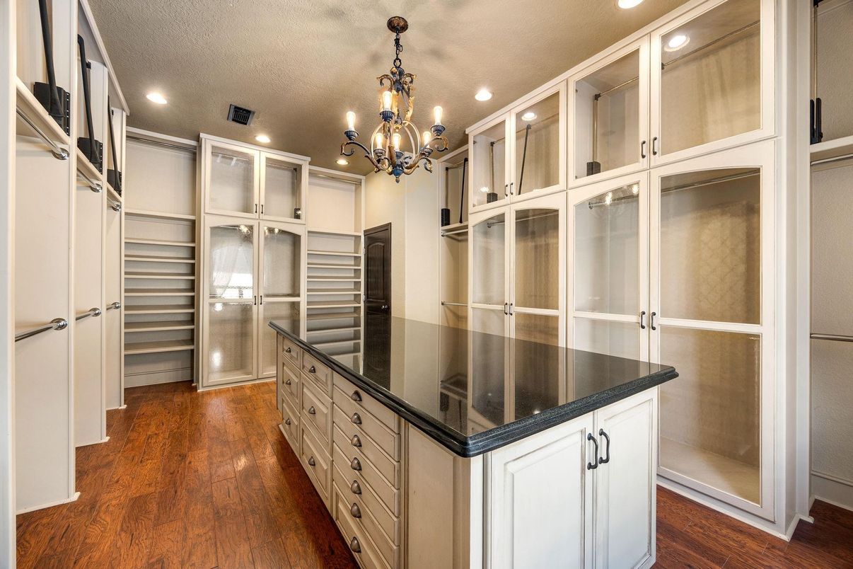 Chandelier, Interior, Recessed Lighting, Walk-in Closets, Wood Texture Flooring