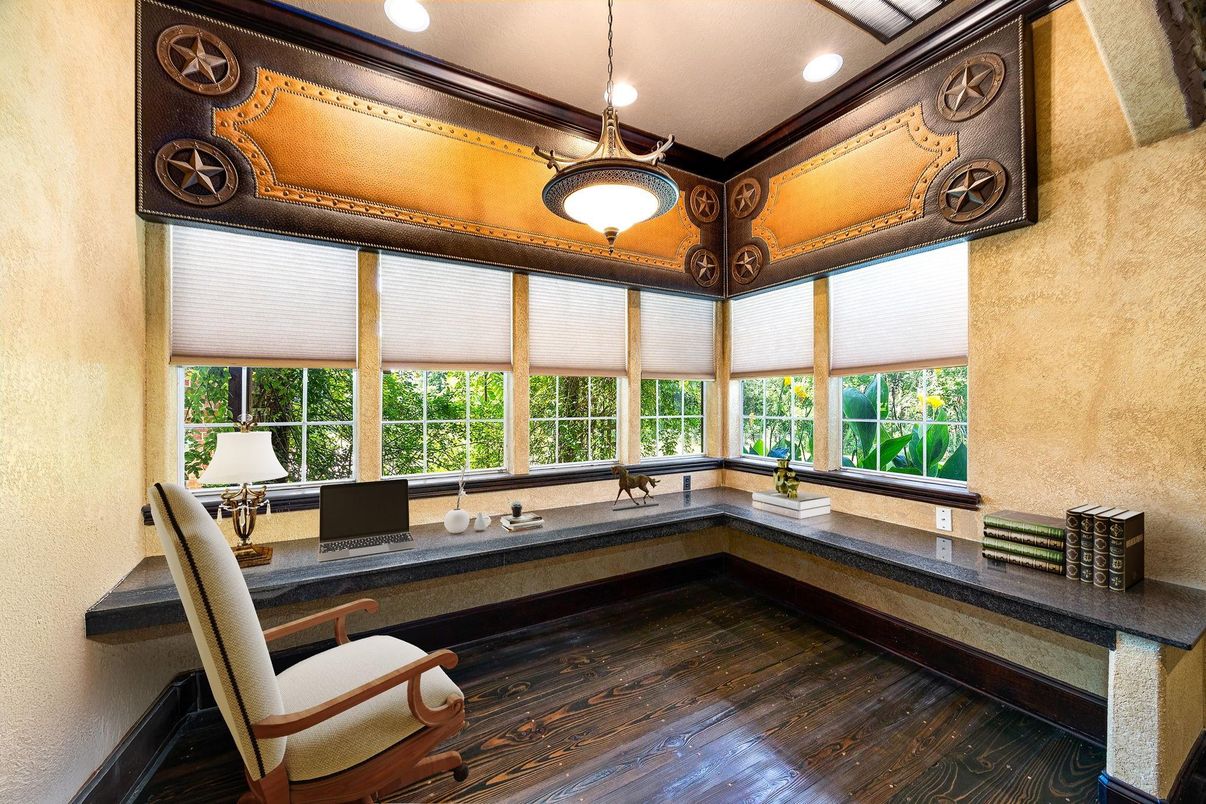 Home Office, Interior, Pendant Lights, Recessed Lighting, Wood Texture Flooring