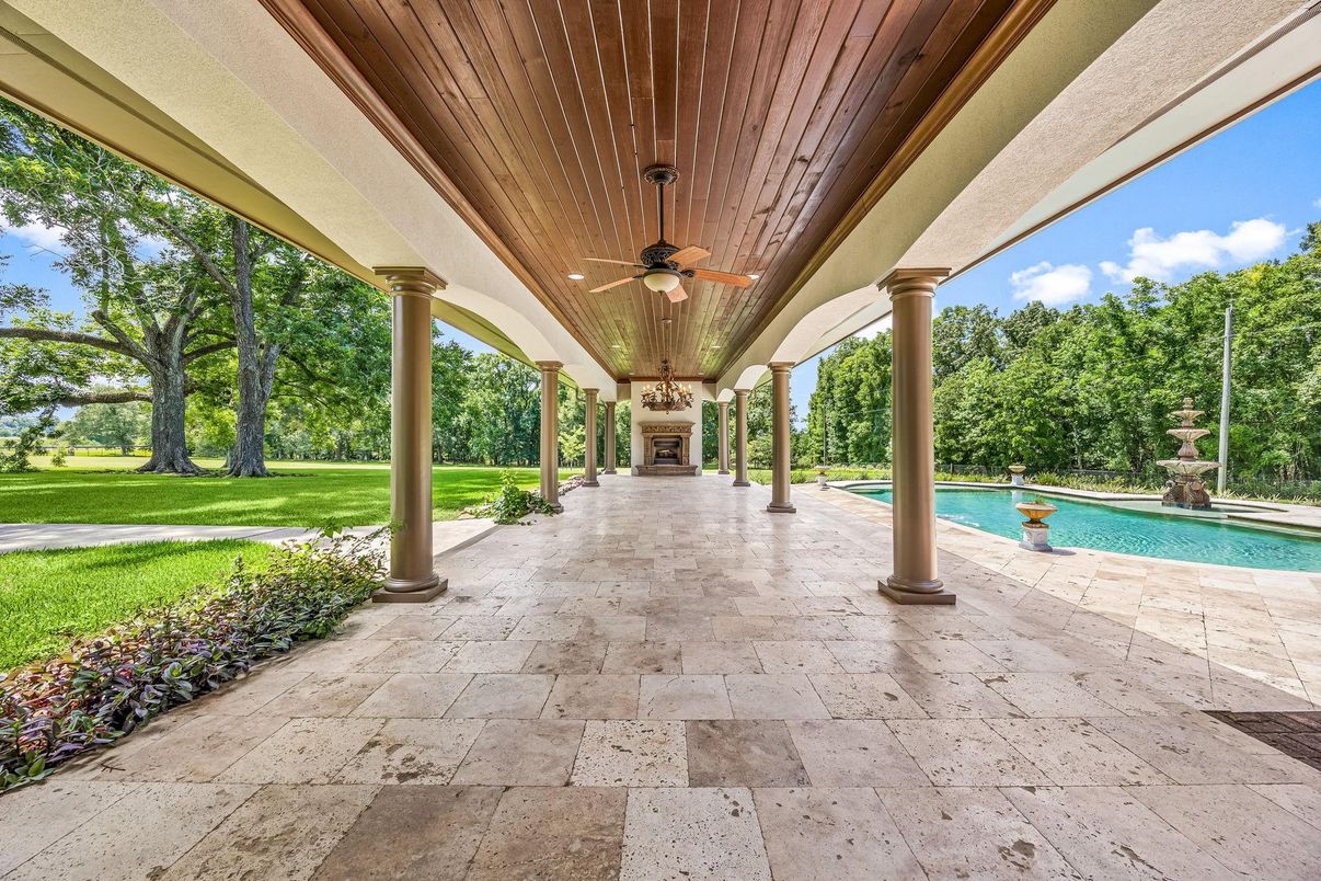 Exterior, Pool