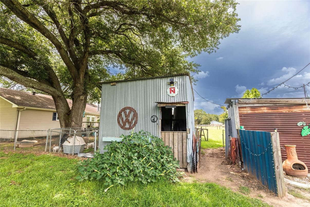 Backyard, Exterior