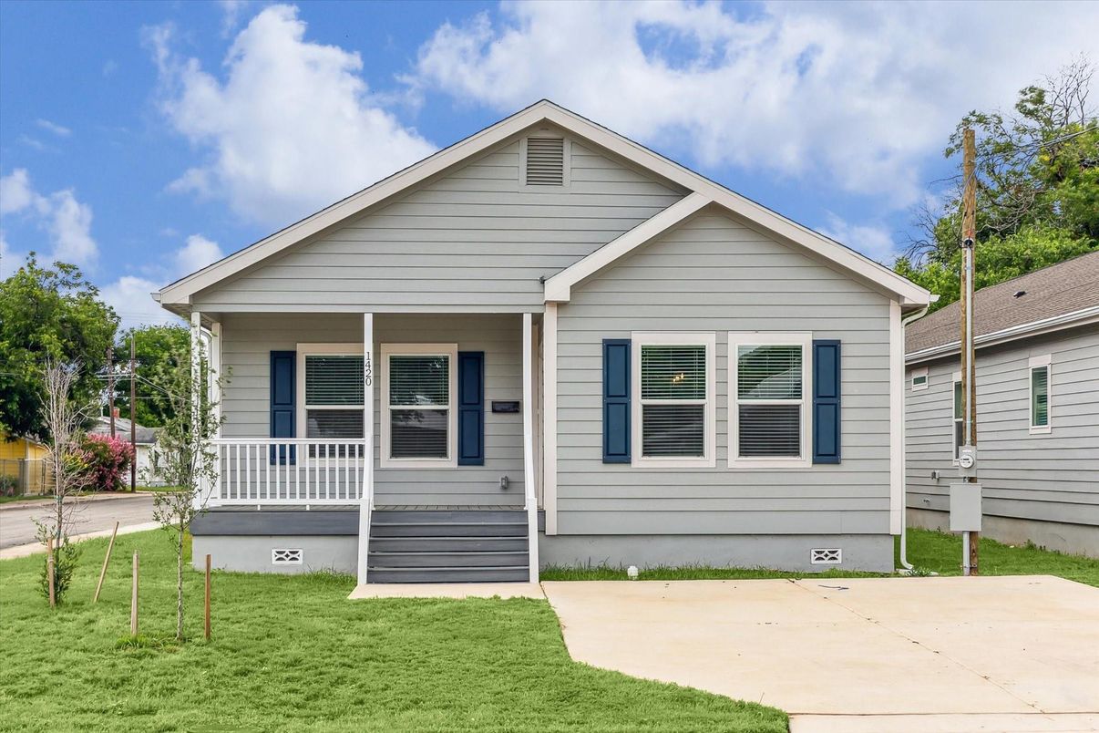 Exterior, Facade, American Craftsman
