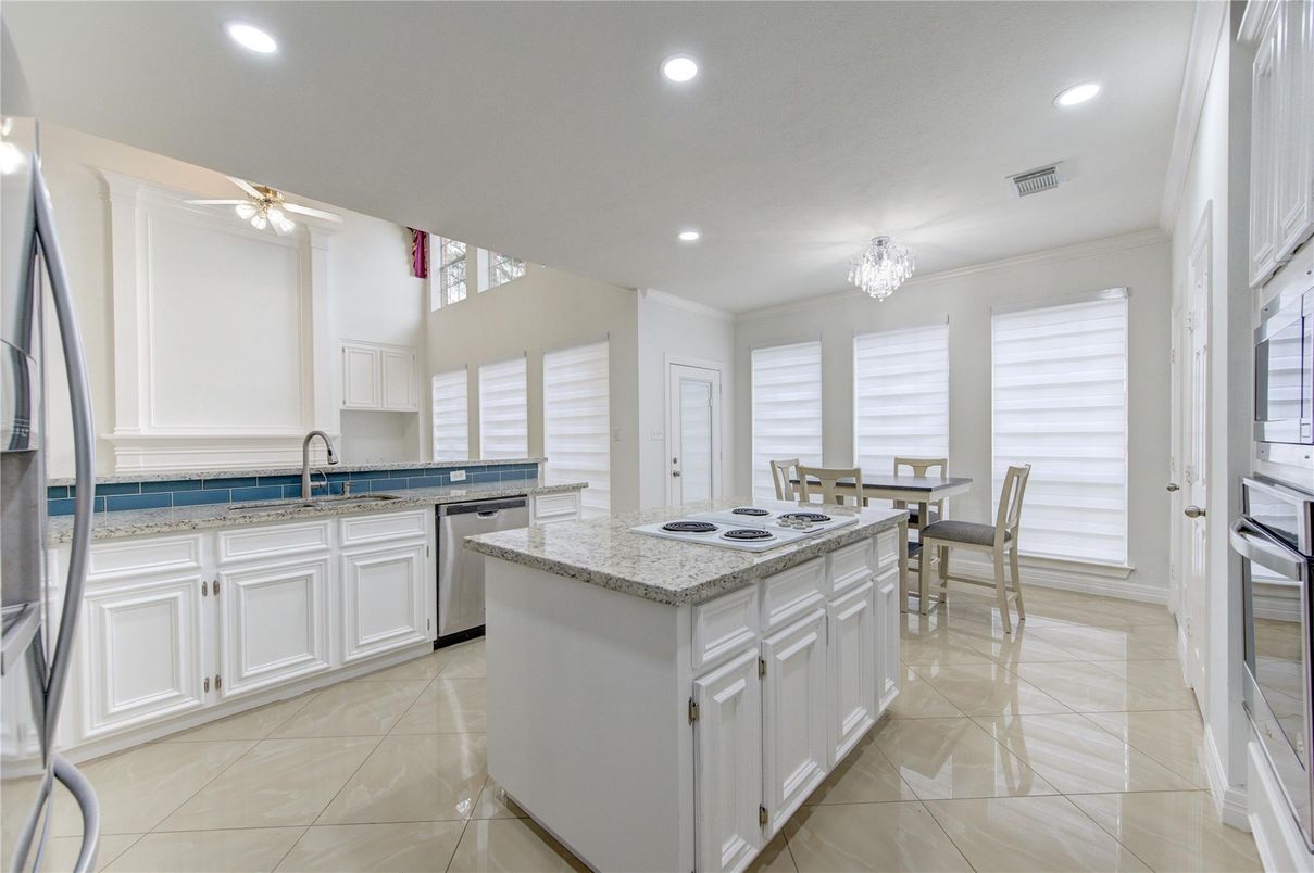 Chandelier, Dining room, Interior, Kitchen, Recessed Lighting