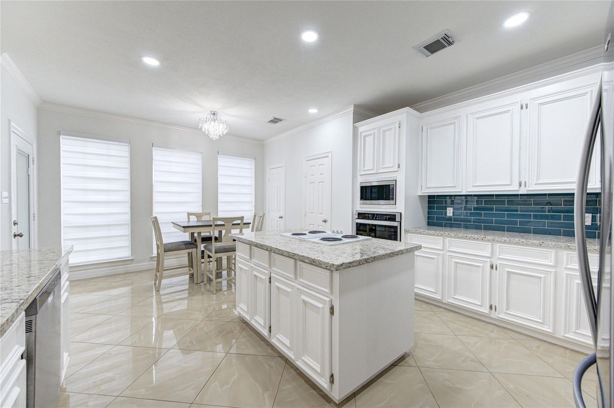 Chandelier, Dining room, Interior, Kitchen, Recessed Lighting