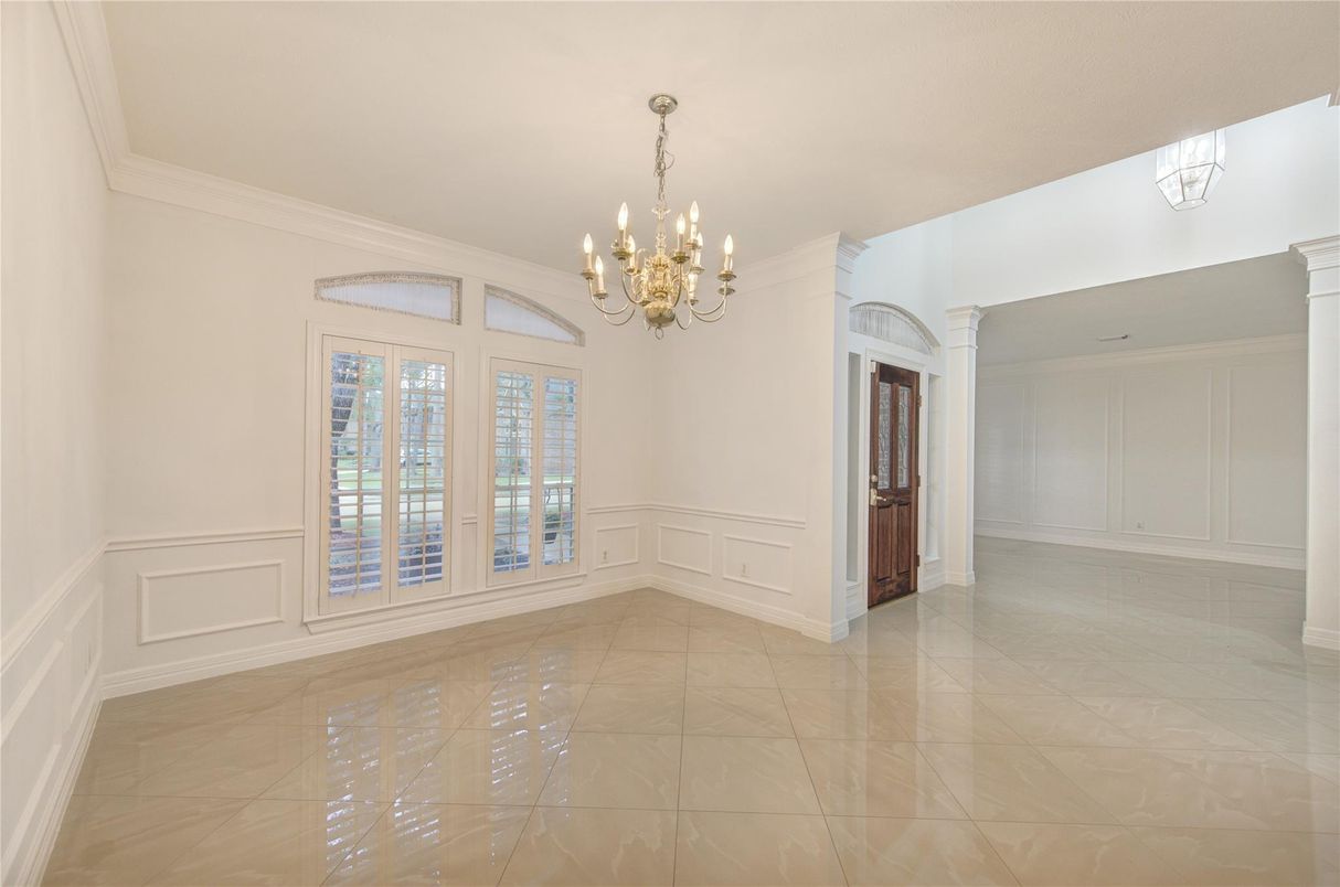 Chandelier, Empty room, Interior