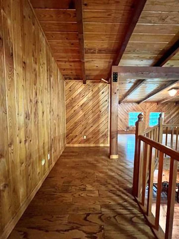 Empty room, Interior, Wooden Beams, Wooden Ceilings, Wood Texture Flooring, Wooden Walls