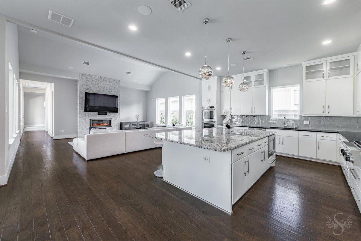 Fireplace, Interior, Kitchen, Living room, Pendant Lights, Recessed Lighting, Wood Texture Flooring